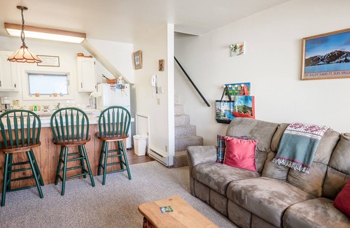 Ketchum Condo | Alpine Villa Condo 21-Perfect for a Family of Four, Walk to Town & MTN Trails