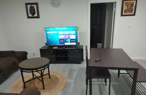 North Brunswick House | Amazing non smoking double bed apartment.