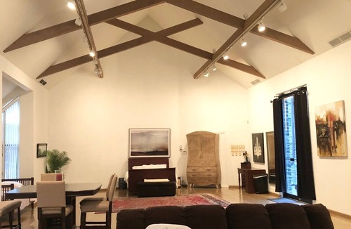 Penn Wynne Apartment | AMAZING HUGE GALLERY APARTMENT + FREE PARKING IN PRIME LOCATION