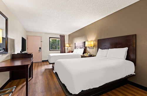 Laurel Hotel | Americas Best Value Inn Laurel