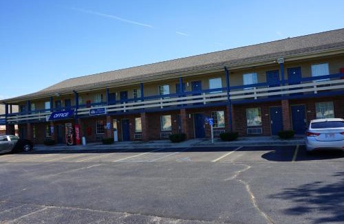 Maumee Hotel | Americas Best Value Inn Maumee/Toledo