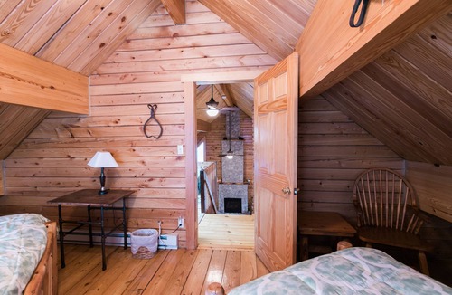 Hickory Hills House | Amish-Made Log Home- 50 Mile View, Hot Tub, Fire-pit, 4 Mi to Gorge!