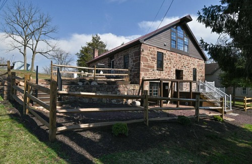 Stouchsburg House | An old mill from the 1800`s has been renovated into a Mill House with three Suites - two with private entrances