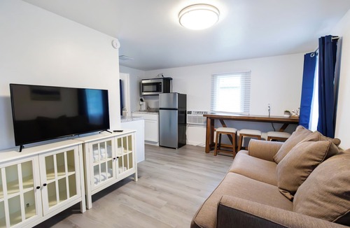 Sandusky Hotel | Anchor Bay Inn and Suites