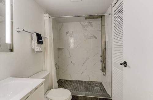Gayborhood Apartment | Apartment ∙ 1 bedroom ∙ 2 guests