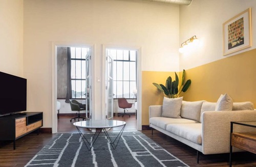 West Poplar Apartment | Apartment ∙ 2 bedrooms ∙ 4 guests