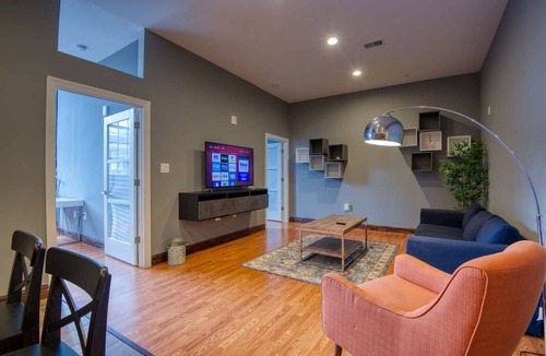 West Poplar Apartment | Apartment ∙ 2 bedrooms ∙ 4 guests