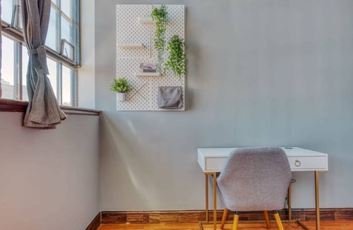 West Poplar Apartment | Apartment ∙ 2 bedrooms ∙ 4 guests
