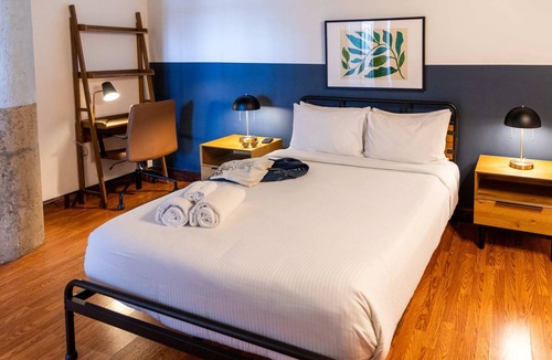 West Poplar Apartment | Apartment ∙ 2 bedrooms ∙ 4 guests