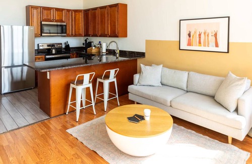 West Poplar Apartment | Apartment ∙ 2 bedrooms ∙ 4 guests