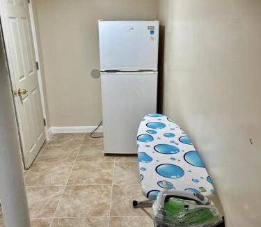 Weequahic Apartment | Apartment ∙ 2 bedrooms ∙ 4 guests