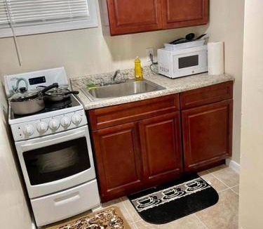 Weequahic Apartment | Apartment ∙ 2 bedrooms ∙ 4 guests