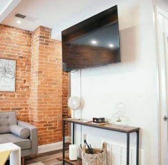 Fells Point Apartment | Apartment ∙ 4 bedrooms ∙ 8 guests