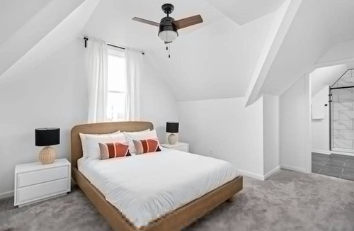 Holy Cross Apartment | Apartment ∙ 6 bedrooms ∙ 16 guests