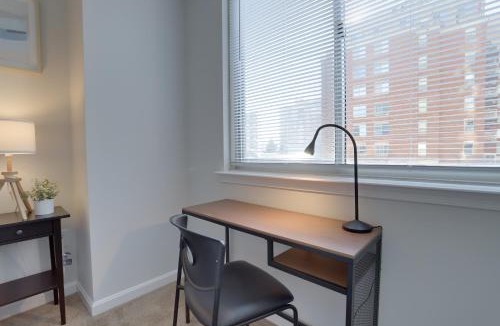 Crystal City Apartment | Apartment Just Steps from Ballston Subway Station