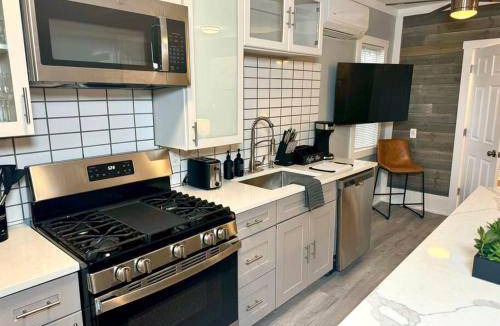 Detroit - Shoreway Apartment | Apartment ∙ 1 bedroom ∙ 4 guests