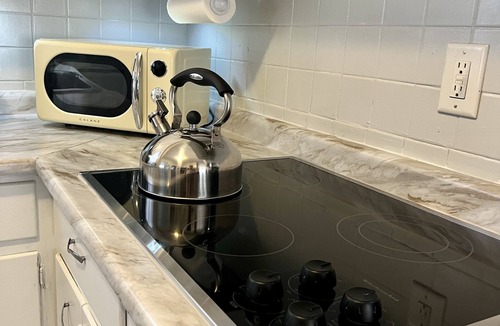 West Akron Apartment | Apartment with a boho, relaxed and soulful vibe in the heart of Highland Square.