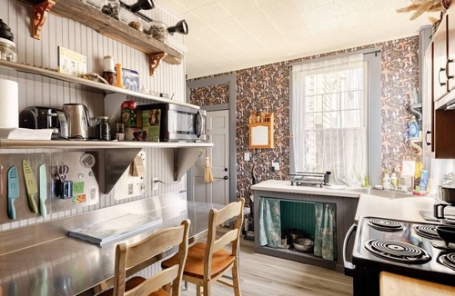 Newport House | Apothecarium: Cottage for Creativity and Vibing.