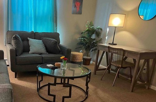 Masury Apartment | Apt 3 Comfortable and Convenient