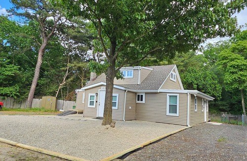 Marlton Apartment | Apt. A, Cozy 2-bedroom in charming Evesham with AC, WiFi, fully updated place.