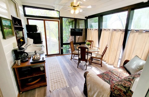 Frederick Apartment | Arboretum Suite in the historic Manor House!