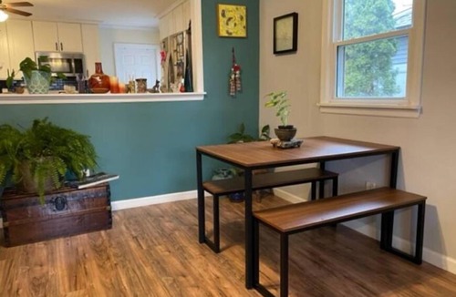 Keyport Cottage | Art Cottage By The Bay in Keyport