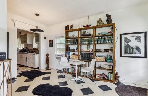 Ashtabula House | Ashtabula Cottage & RV-Minutes from Covered Bridges & Wineries