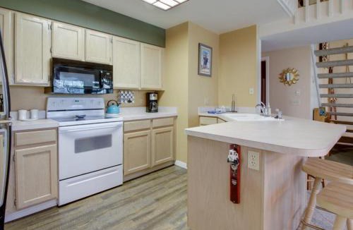 McCall Apartment | Aspen Village #103