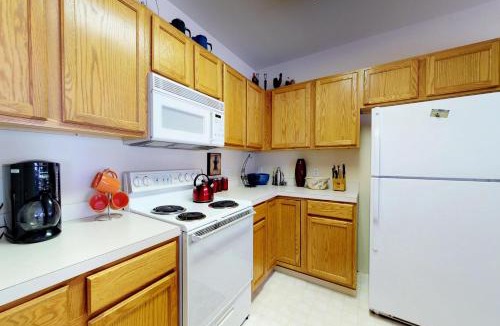 McCall Apartment | Aspen Village 27
