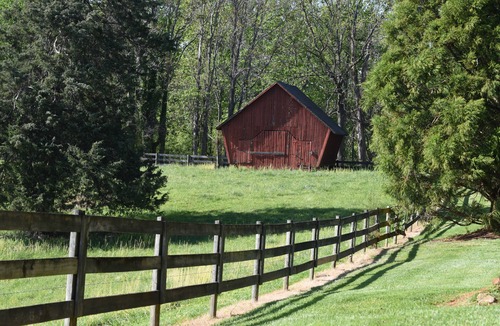 Clifford Cottage | Athlone Farm’s Historic Cottage—ca.1800s, Unique, Charming, renovated, sleeps 4