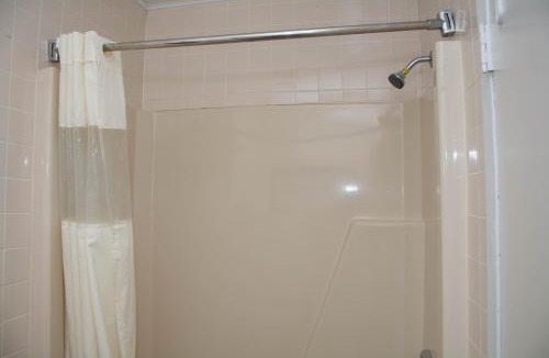 Wall Hotel | Atlantic Inn and Suites - Wall Township