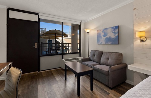 Dewey Beach Hotel | Atlantic Oceanside Dewey