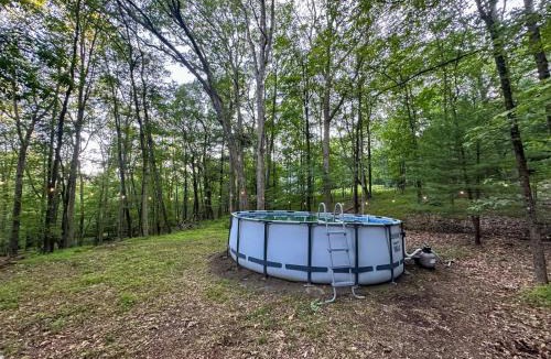 East Stroudsburg House | Autumn Heights Pool Hot Tub Game Room Saun