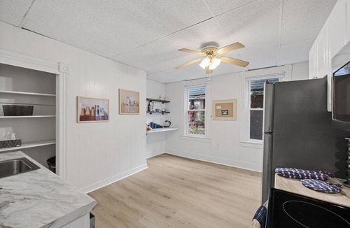 Bellevue Apartment | Autumn Loft 1br 1ba Travel Pad