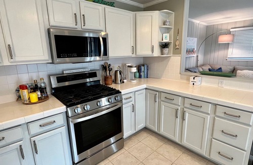 Avalon House | Avalon 3BR Bayside Retreat: Sleeps 7, Large Porch, Outdoor Shower & Grill