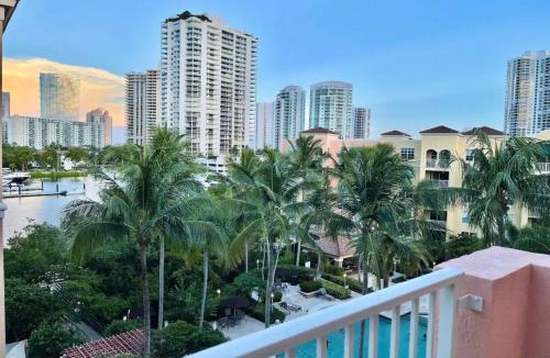 Aventura Apartment | Aventura Pool Gym Balcony 7min Aventura Mall