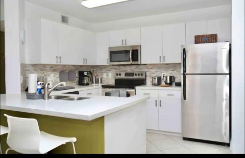 Aventura Apartment | Aventura Pool Gym Balcony 7min Aventura Mall