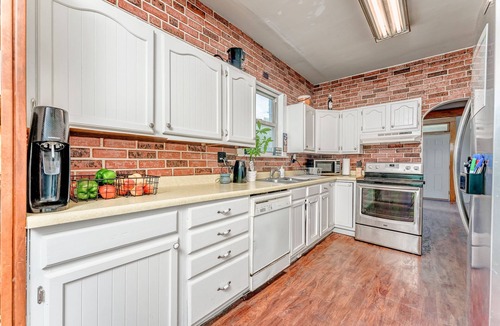 Morgantown House | Awesome House, 5 minutes to DT, 2 miles to Stadium and Ruby Memorial!