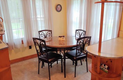 Luray House | B And A Lake Cottage