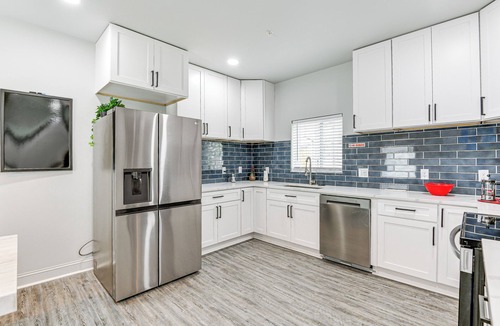 Mondawmin House | Baltimore Townhome w/Private Rooftop Patio!