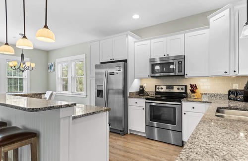 Bermuda Bay House | Bay Breeze: Shared Pool, Hot Tub, Short Stays OK
