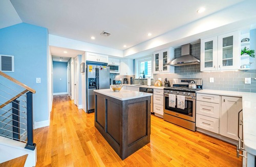 Riviera House | Bayfront 5-Bedroom, 5-Bath Home w/Modern Comfort