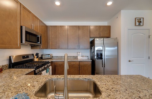 Love Creek Condo | Bayfront Condo w/Pool Access, Near Rehoboth Beach