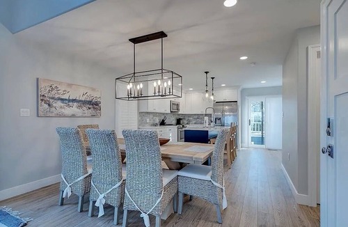Heron Harbour Isle House | Bayfront, Sleeps 10, Boat Slip, 3 BR/2.5 BATH, Main Pool Open After Labor Day