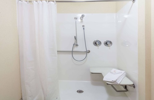 Columbia Hotel | Baymont by Wyndham Columbia Maury