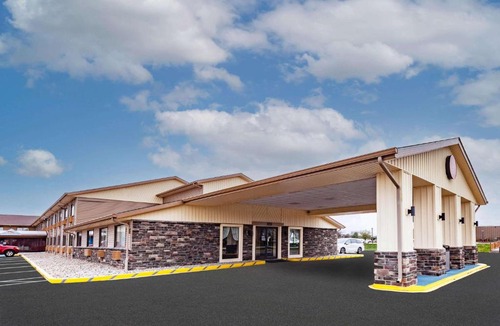 Perrysburg Hotel | Baymont by Wyndham Perrysburg-Toledo