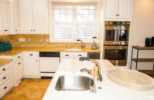 Lewes House | BAYSIDE PARADISE - 6BD, 4.5BA - Sleeps 12 - Spectacular Beachfront Home!
