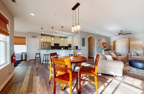 Sun Ridge Condo | Bayside Resort condo - fireplace, central AC & private W/D - pools, gym & golf