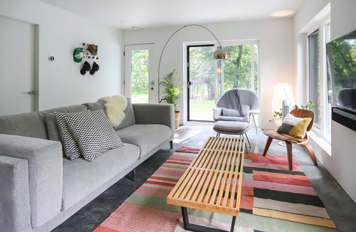 Poughkeepsie Cottage | Be in Nature at this Gorgeous Riverfront Cabin