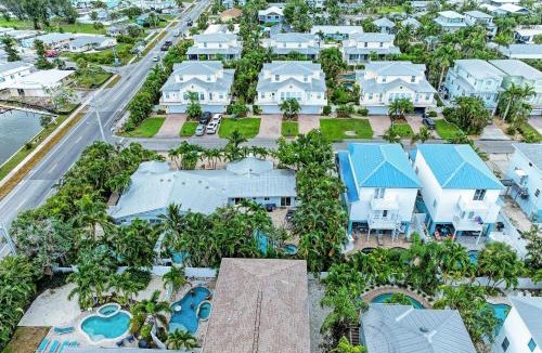 Holmes Beach House | Beach Bliss